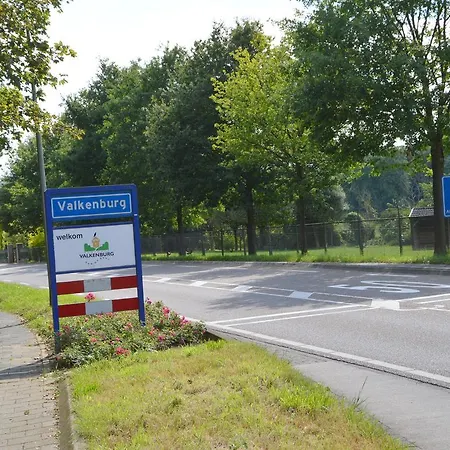 Modern Near Town Center In *