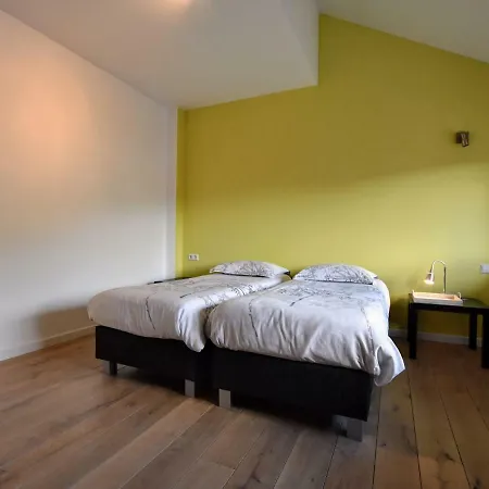 Modern Near Town Center In Appartement *